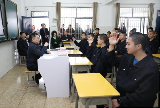 徐鸿深入新余司法警官学校和阳光学校调研平安建设工作